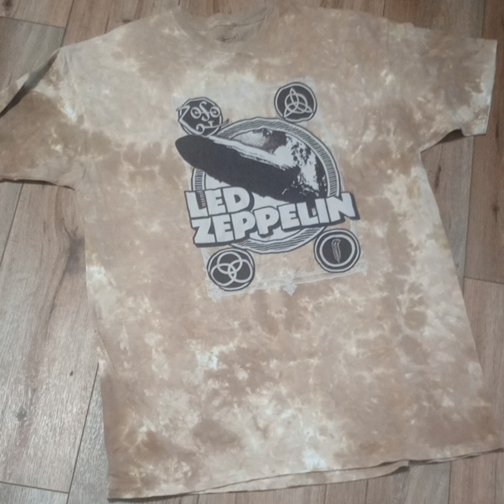 Brown Short Sleeve Led Zeppelin Tee with Vintage Design